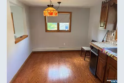 407 Berry Avenue, Carlstadt, NJ 07072 - Photo 19