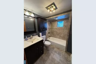 407 Berry Avenue, Carlstadt, NJ 07072 - Photo 23
