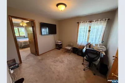407 Berry Avenue, Carlstadt, NJ 07072 - Photo 7