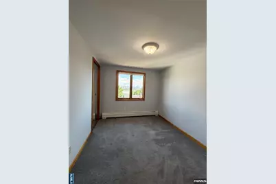 407 Berry Avenue, Carlstadt, NJ 07072 - Photo 25