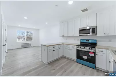 95 Shepherds Lane 301B #301B, Totowa, NJ 07512 - Photo 3