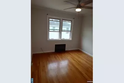 190 Cedar Street 2nd Fl #2nd Fl, Cliffside Park, NJ 07010 - Photo 7