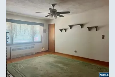 9 Carlen Court 2 #2, Fairview, NJ 07022 - Photo 5