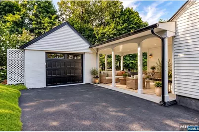924 Franklin Avenue, Franklin Lakes, NJ 07417 - Photo 3