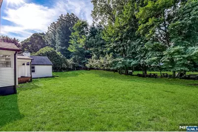 924 Franklin Avenue, Franklin Lakes, NJ 07417 - Photo 19