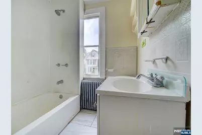 22 Kensington Place, East Orange, NJ 07017 - Photo 23
