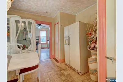 22 Kensington Place, East Orange, NJ 07017 - Photo 7