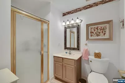 189 Forest Avenue 411 #411, Paramus, NJ 07652 - Photo 11