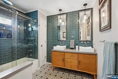 211 Walnut Avenue, Bogota, NJ 07603 - Photo 19