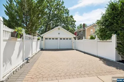 211 Walnut Avenue, Bogota, NJ 07603 - Photo 31