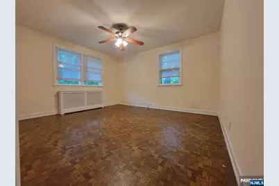33 N Maple Avenue Apt 1 Left #Apt 1 Left, Park Ridge, NJ 07656 - Photo 5