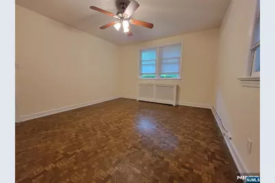 33 N Maple Avenue Apt 1 Left #Apt 1 Left, Park Ridge, NJ 07656 - Photo 9