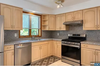 1611A Gerome Avenue A #A, Fort Lee, NJ 07024 - Photo 5