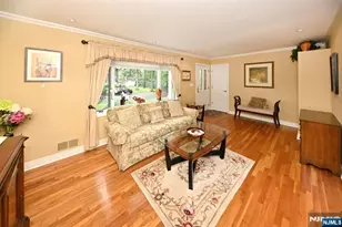 393 Gregory Rd, Paramus, NJ 07652 - Photo 7
