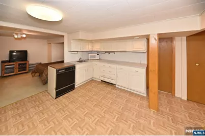 393 Gregory Road, Paramus, NJ 07652 - Photo 23