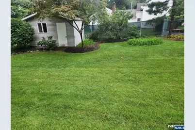 393 Gregory Road, Paramus, NJ 07652 - Photo 29
