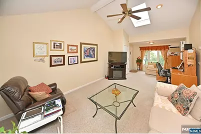 393 Gregory Road, Paramus, NJ 07652 - Photo 15