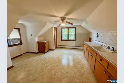 333 Kingsland Avenue, Lyndhurst Township, NJ 07071 - Photo 25