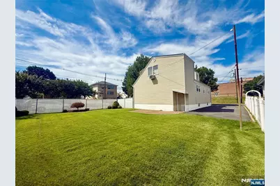 333 Kingsland Avenue, Lyndhurst Township, NJ 07071 - Photo 31