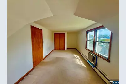 333 Kingsland Avenue, Lyndhurst Township, NJ 07071 - Photo 17