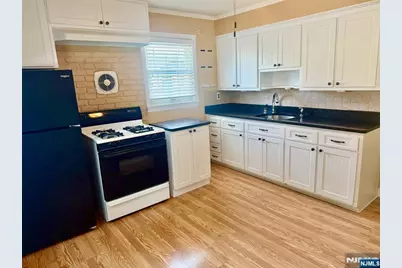 333 Kingsland Avenue, Lyndhurst Township, NJ 07071 - Photo 13