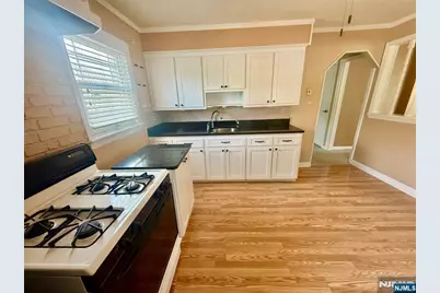 333 Kingsland Avenue, Lyndhurst Township, NJ 07071 - Photo 15