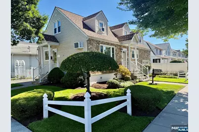 333 Kingsland Avenue, Lyndhurst Township, NJ 07071 - Photo 3