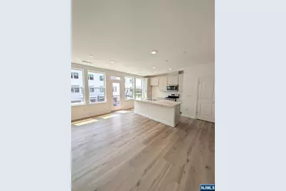 200 Balsam Street 212 #212, Kearny, NJ 07032 - Photo 5