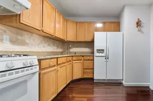 395 College Dr 395, Edison, NJ 08817 - Photo 9