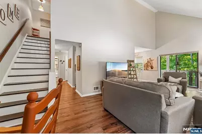 3811 Melville Court, Mahwah, NJ 07430 - Photo 9