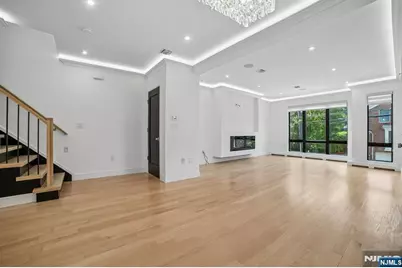425 Grandview Place, Fort Lee, NJ 07024 - Photo 7