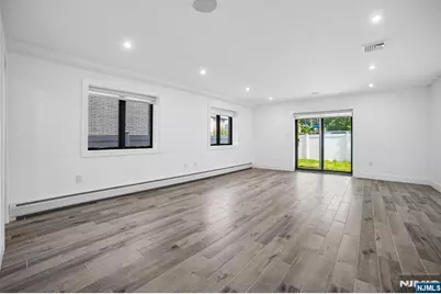 425 Grandview Place, Fort Lee, NJ 07024 - Photo 27