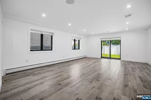 425 Grandview Pl, Fort Lee, NJ 07024 - Photo 27
