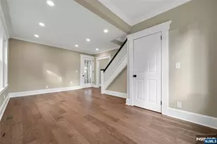 25 Marinus St, Rochelle Park Township, NJ 07662 - Photo 5