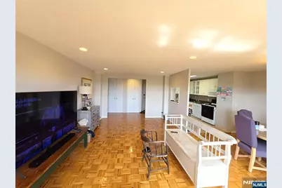 2348 Linwood Avenue 7L #7L, Fort Lee, NJ 07024 - Photo 5