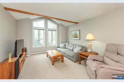 45 Sampson Street 11 #11, Saddle Brook Township, NJ 07663 - Photo 3