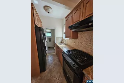 42 Washington Place 2nd Floor #2nd floor, East Rutherford, NJ 07073 - Photo 17
