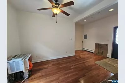 42 Washington Place 2nd Floor #2nd floor, East Rutherford, NJ 07073 - Photo 3