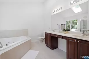 21 Chestnut Ct, Cedar Grove, NJ 07009 - Photo 11