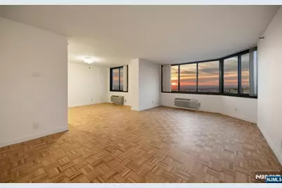 1265 15th Street 14C #14C, Fort Lee, NJ 07024 - Photo 1