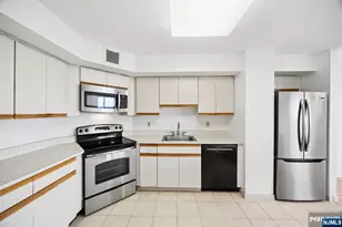 1265 15th Street 14C, Fort Lee, NJ 07024 - Photo 11