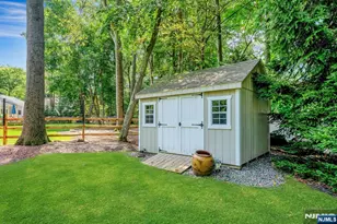 27 Stone Fence Rd, Allendale, NJ 07401 - Photo 37