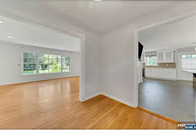 27 Stone Fence Road, Allendale, NJ 07401 - Photo 9