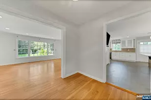 27 Stone Fence Rd, Allendale, NJ 07401 - Photo 9