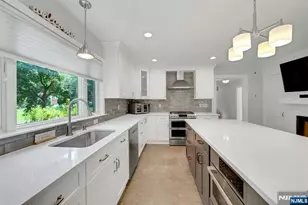27 Stone Fence Rd, Allendale, NJ 07401 - Photo 5