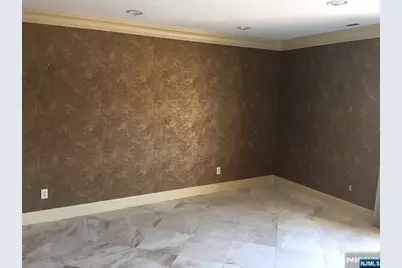 825 Riverside Avenue 16 #16, Lyndhurst Township, NJ 07071 - Photo 5