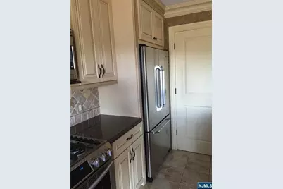 825 Riverside Avenue 16 #16, Lyndhurst Township, NJ 07071 - Photo 15