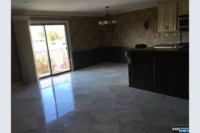 825 Riverside Avenue 16 #16, Lyndhurst Township, NJ 07071 - Photo 5