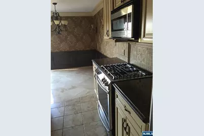 825 Riverside Avenue 16 #16, Lyndhurst Township, NJ 07071 - Photo 11