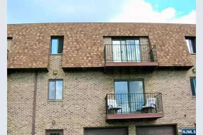 825 Riverside Avenue 16 #16, Lyndhurst Township, NJ 07071 - Photo 3